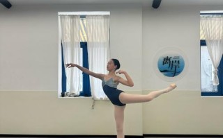 艺考舞蹈女生帮后腿图片引争议？