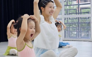 舞蹈老师比啥还高？