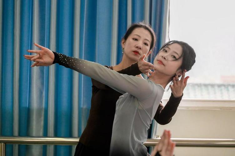 广州华夏职业学院舞蹈社有何魅力?-第1张图片-泰美艺术培训 广州华夏职业学院舞蹈社有何魅力?-第1张图片-泰美艺术培训