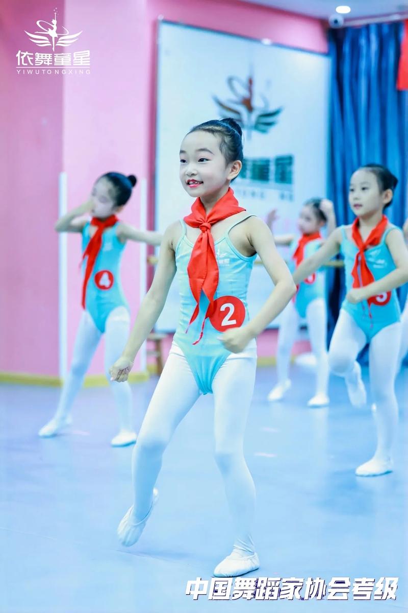 模仿环节如何展现舞蹈真实水平?-第3张图片-泰美艺术培训 模仿环节如何展现舞蹈真实水平?-第3张图片-泰美艺术培训