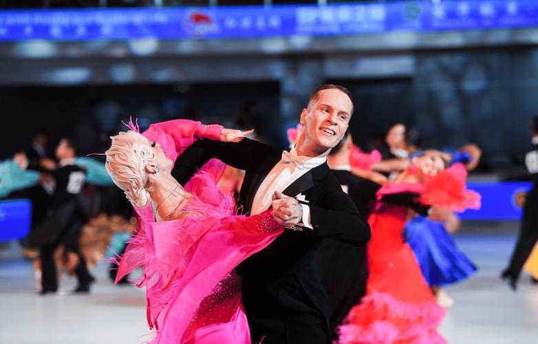 体育舞蹈的舞姿具体分哪几种？-第2张图片-泰美艺术培训