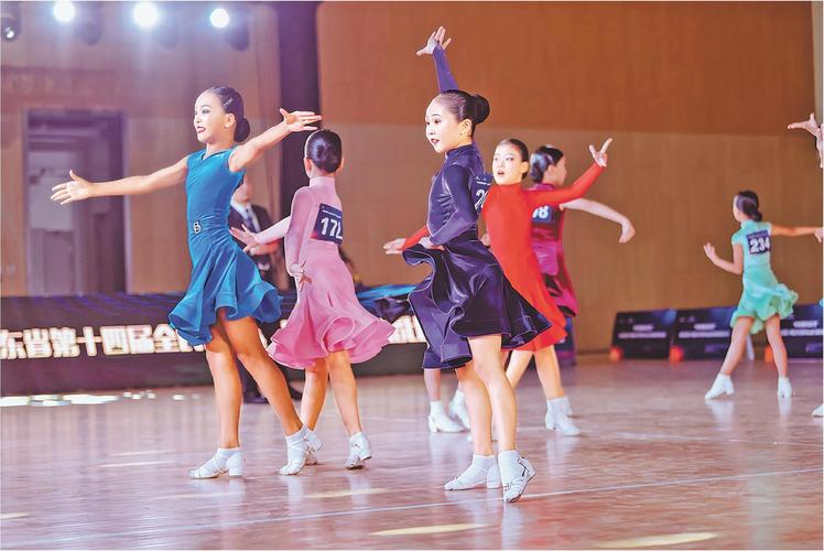体育舞蹈的舞姿具体分哪几种？-第3张图片-泰美艺术培训