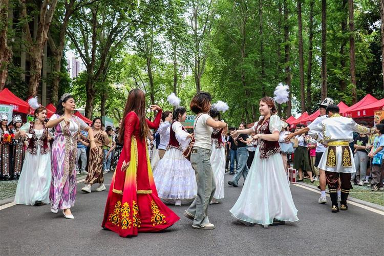 湖北民大是否有舞蹈社团？-第3张图片-泰美艺术培训