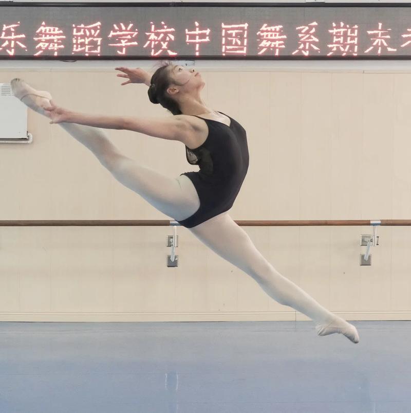 以前应该学音乐表演舞蹈-第3张图片-泰美艺术培训 以前应该学音乐表演舞蹈-第3张图片-泰美艺术培训