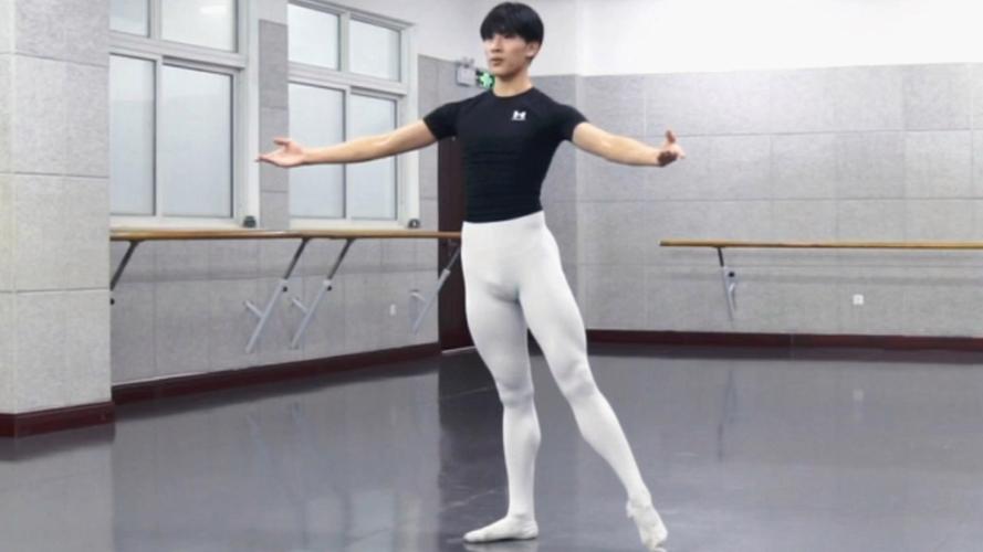 男生艺考选什么舞种更有优势？-第2张图片-泰美艺术培训