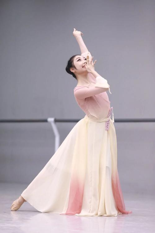 艺考生如何高效练好舞蹈剧目？-第3张图片-泰美艺术培训