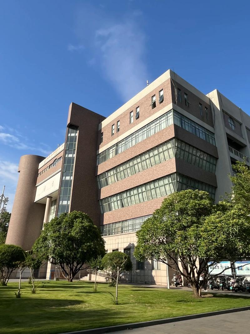 郑州轻工业学院美术校考怎么报名？-第3张图片-泰美艺术培训