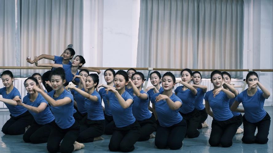 18年民大舞蹈表演新生有何亮点？-第1张图片-泰美艺术培训