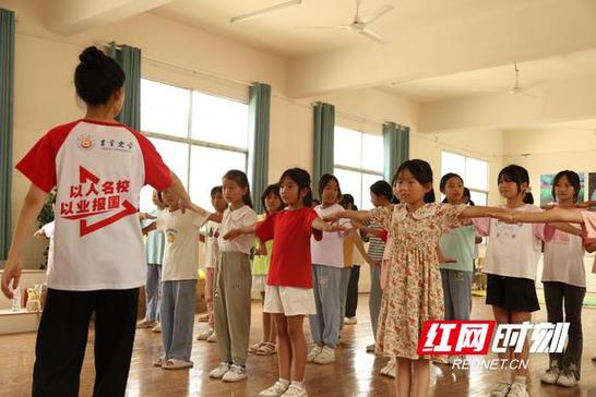 吉首哪里能学舞蹈？-第2张图片-泰美艺术培训