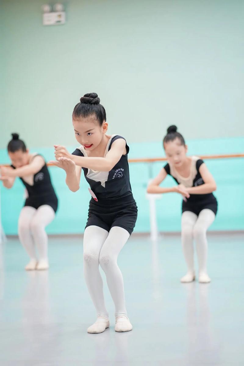 术科舞蹈考试选舞种，如何更拿高分？-第1张图片-泰美艺术培训