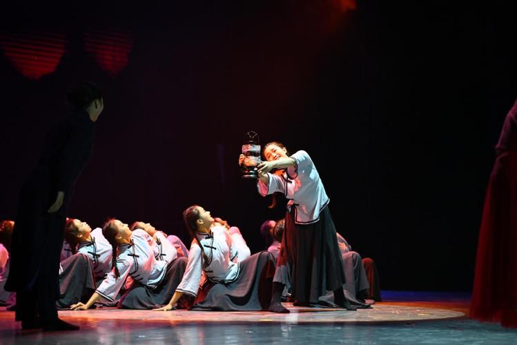 云南师范大学舞蹈表演有何特色？-第1张图片-泰美艺术培训