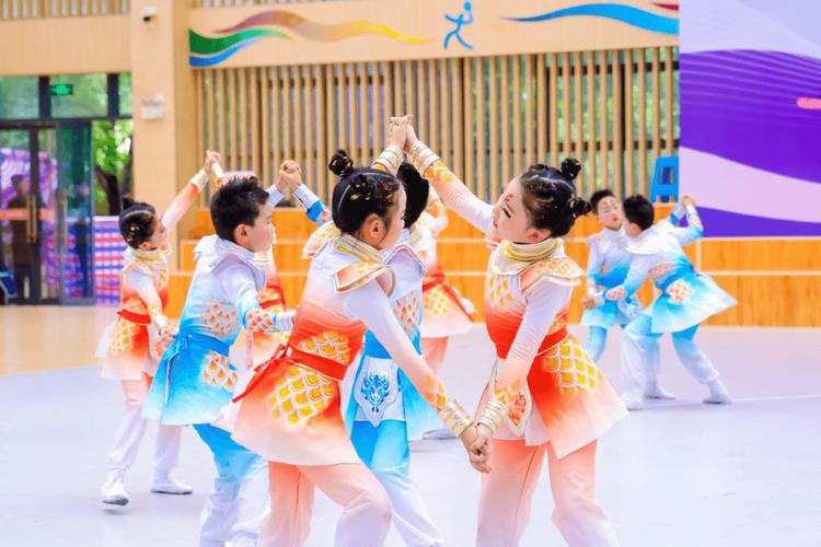 南京有哪些靠谱的舞蹈学校?-第1张图片-泰美艺术培训 南京有哪些靠谱的舞蹈学校?-第1张图片-泰美艺术培训