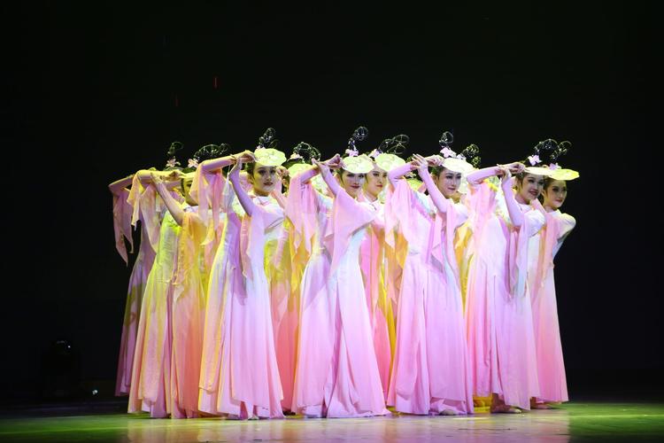 音乐表演专业为何要学舞蹈？-第3张图片-泰美艺术培训