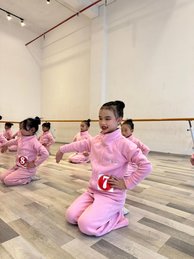 学舞蹈考级有年龄限制吗-第2张图片-泰美艺术培训