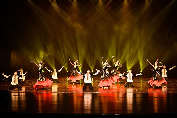 华师大2025舞蹈艺考考什么？-第2张图片-泰美艺术培训