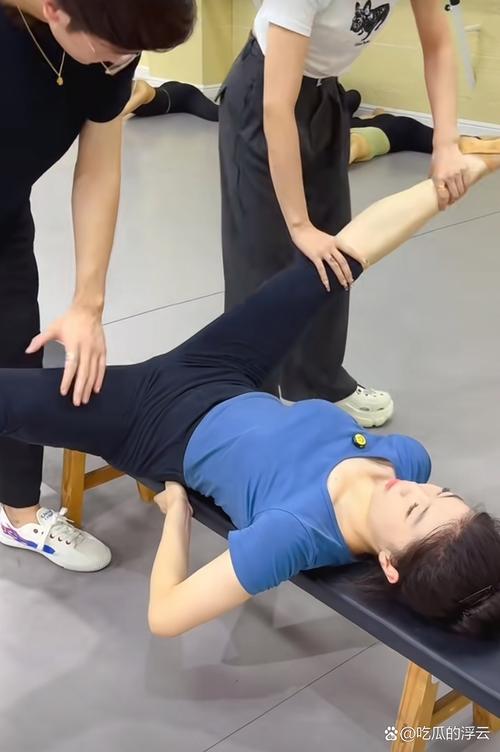 大学生舞蹈压腿训练视频如何科学有效?-第3张图片-泰美艺术培训 大学生舞蹈压腿训练视频如何科学有效?-第3张图片-泰美艺术培训
