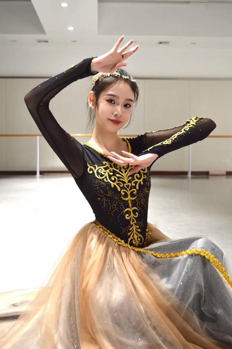 个子矮艺考生跳什么剧目舞更出彩？-第2张图片-泰美艺术培训