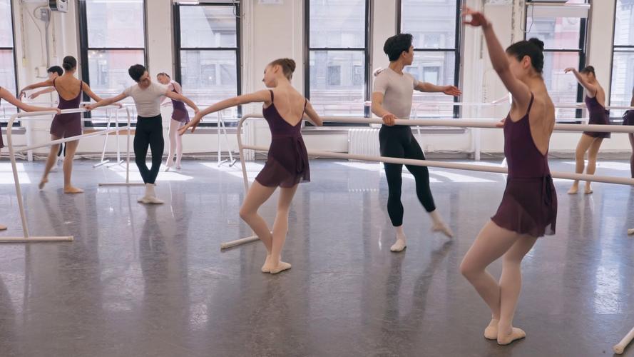 2025川音舞蹈校考何时开始报名?-第3张图片-泰美艺术培训 2025川音舞蹈校考何时开始报名?-第3张图片-泰美艺术培训