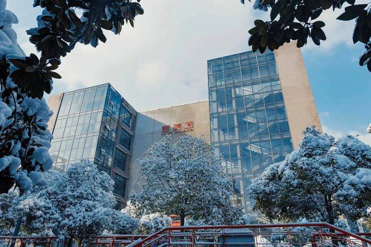 湖南工艺美术职业学院有何特色?-第3张图片-泰美艺术培训 湖南工艺美术职业学院有何特色?-第3张图片-泰美艺术培训