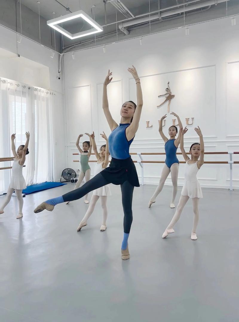 芭蕾舞蹈报名去哪里找?-第1张图片-泰美艺术培训 芭蕾舞蹈报名去哪里找?-第1张图片-泰美艺术培训