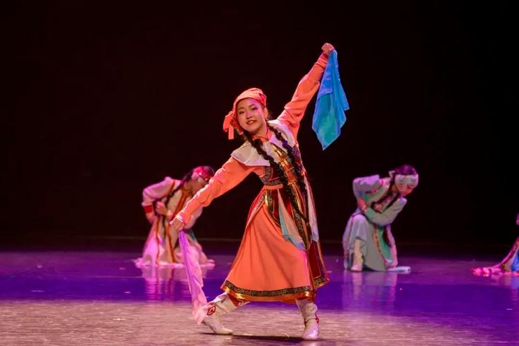 内蒙舞蹈起源于何时？-第3张图片-泰美艺术培训