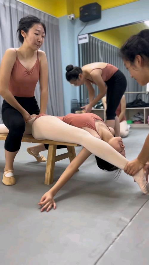 往年舞蹈艺考视频，考官看重哪些细节？-第2张图片-泰美艺术培训