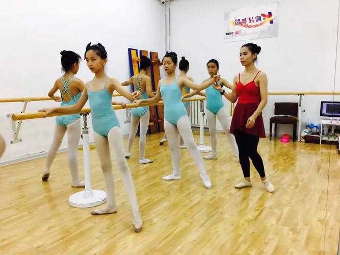 零基础跳舞可行吗？怎么学才有效？-第2张图片-泰美艺术培训