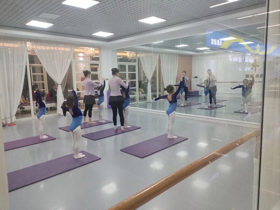 艺考舞蹈培训学校怎么选？-第1张图片-泰美艺术培训