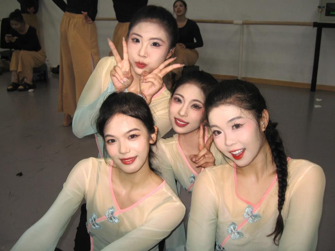 舞蹈表演专业毕业生就业出路何在?-第3张图片-泰美艺术培训 舞蹈表演专业毕业生就业出路何在?-第3张图片-泰美艺术培训