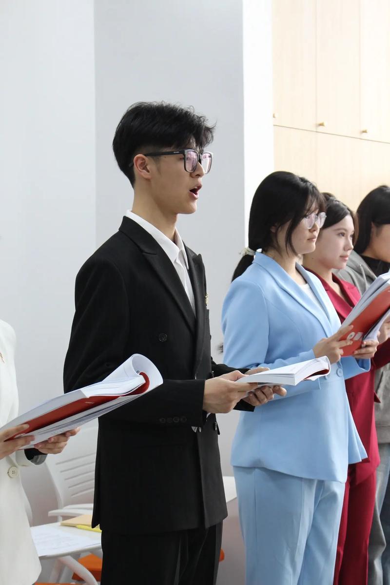 传媒艺考播音主持就业前景如何?-第1张图片-泰美艺术培训 传媒艺考播音主持就业前景如何?-第1张图片-泰美艺术培训