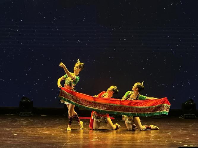 佳木斯大学舞蹈系是几本?-第2张图片-泰美艺术培训 佳木斯大学舞蹈系是几本?-第2张图片-泰美艺术培训