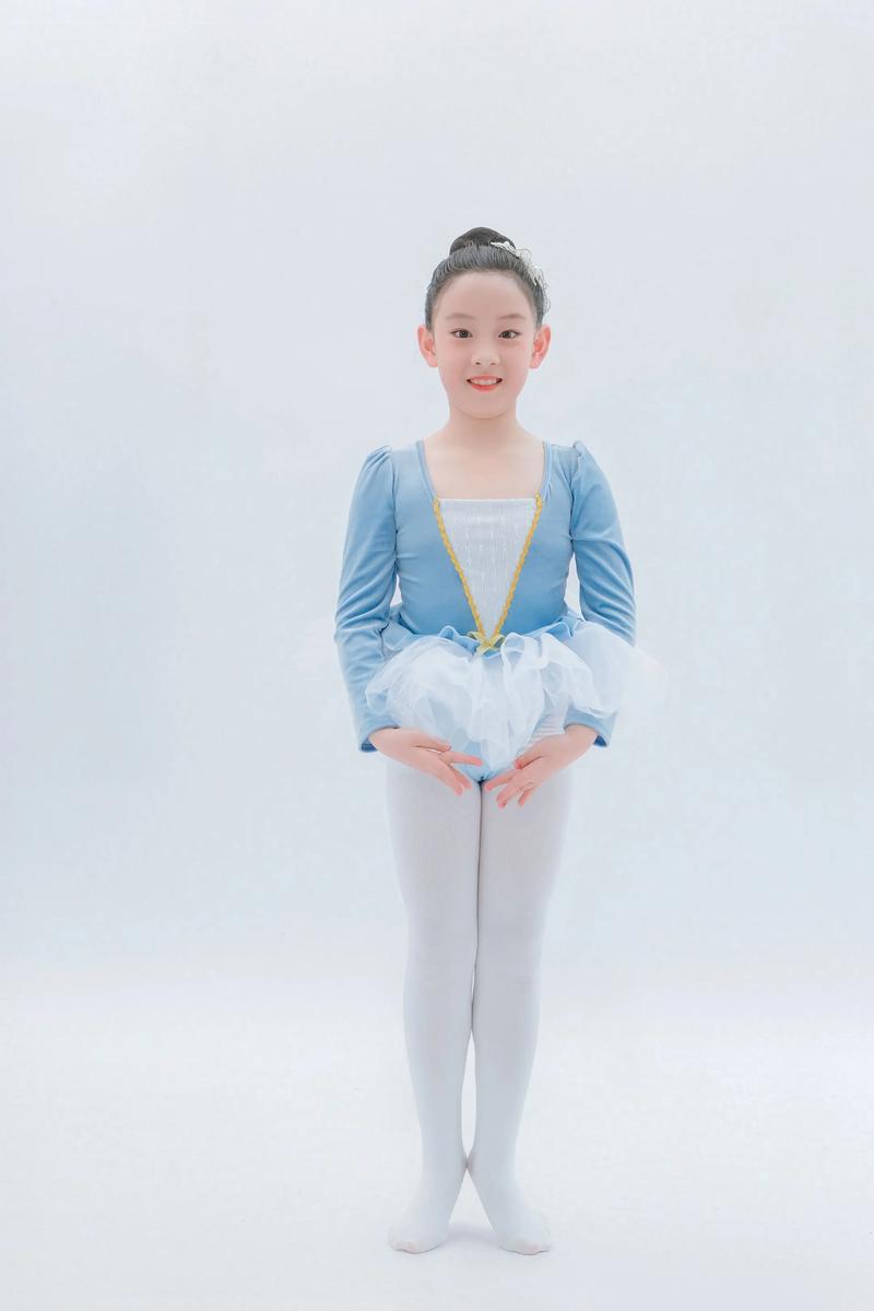 女孩什么年龄适合学舞蹈-第1张图片-泰美艺术培训