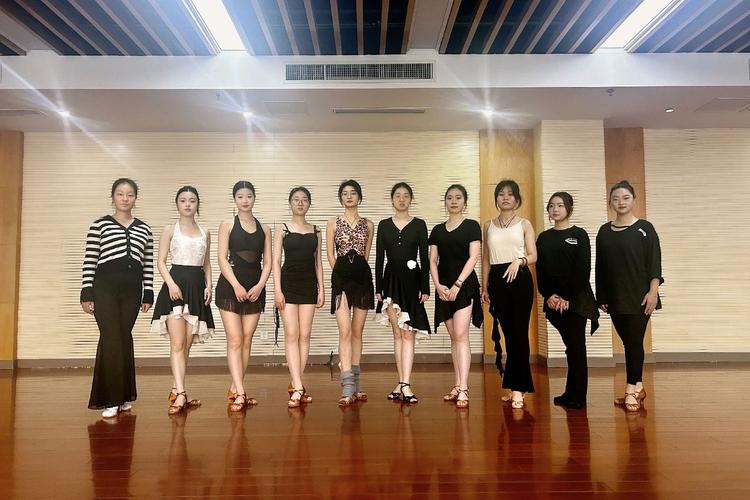 舞蹈体育学校有哪些专业可选？-第2张图片-泰美艺术培训