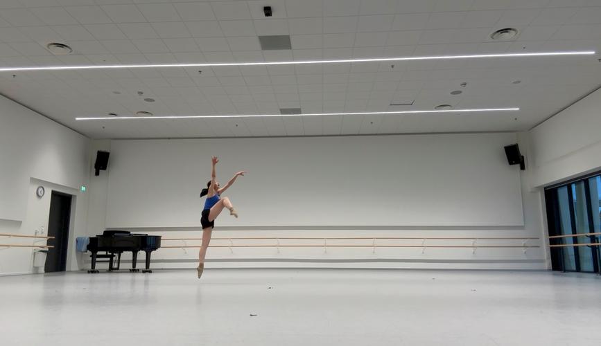 播音生如何跳好即兴舞蹈?-第2张图片-泰美艺术培训 播音生如何跳好即兴舞蹈?-第2张图片-泰美艺术培训