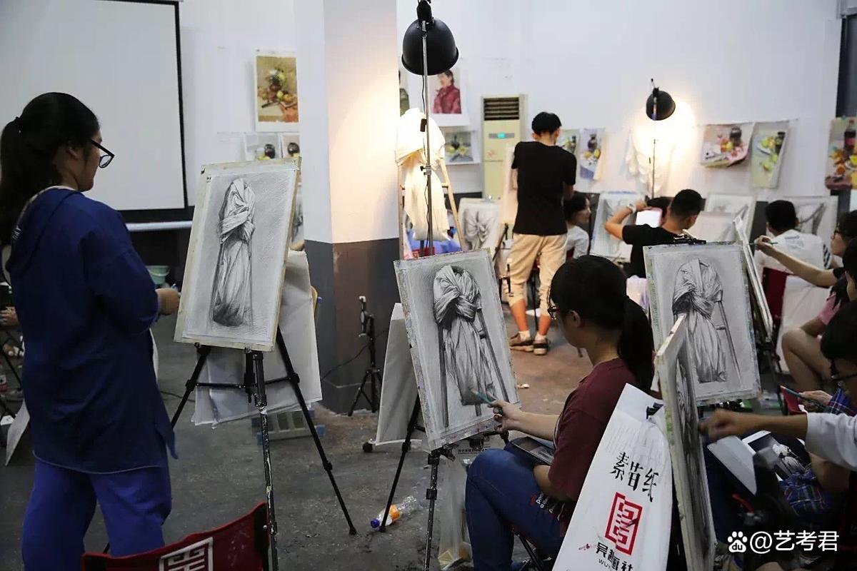 2025美术联考现场，考生如何应对？-第2张图片-泰美艺术培训