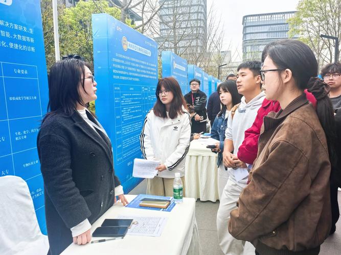 成都艺考培训老师招聘，要求有哪些？-第2张图片-泰美艺术培训