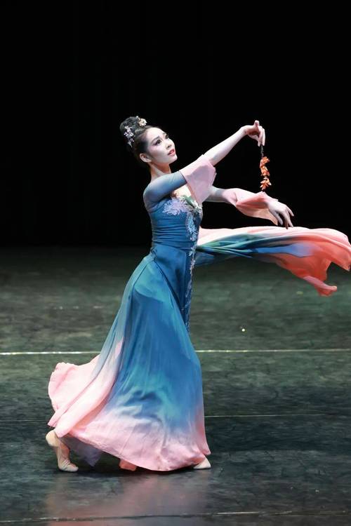 2025舞蹈校考考什么？-第1张图片-泰美艺术培训